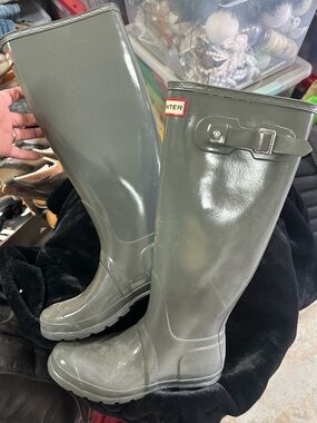 Hunter Gloss Gary Tall Rubber Rain Boots